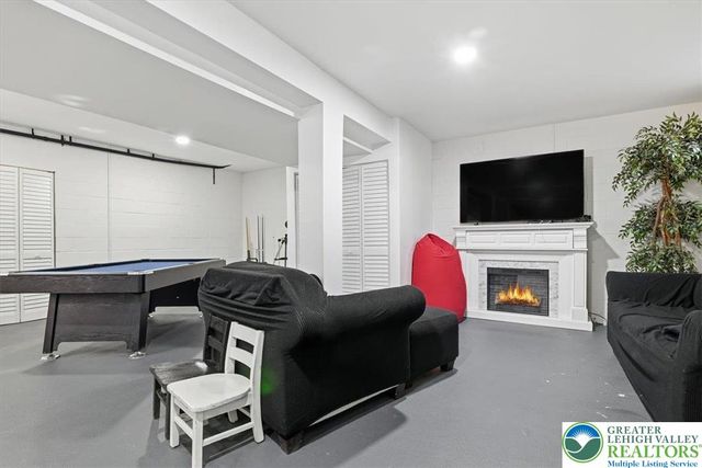 102 Longshore Circle, Smithfield Twp, PA 18302