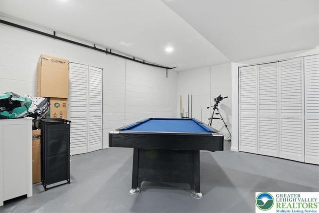 102 Longshore Circle, Smithfield Twp, PA 18302