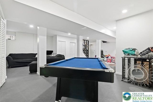 102 Longshore Circle, Smithfield Twp, PA 18302