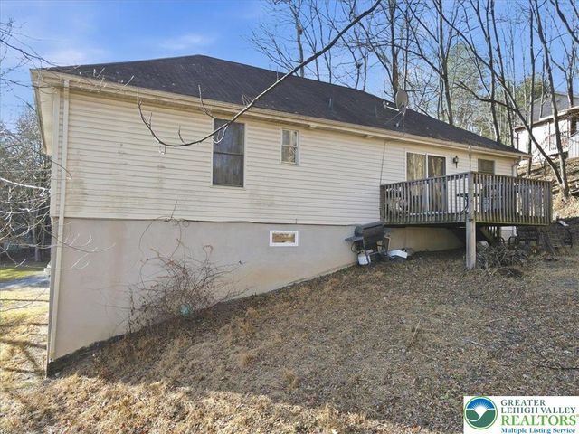 102 Longshore Circle, Smithfield Twp, PA 18302