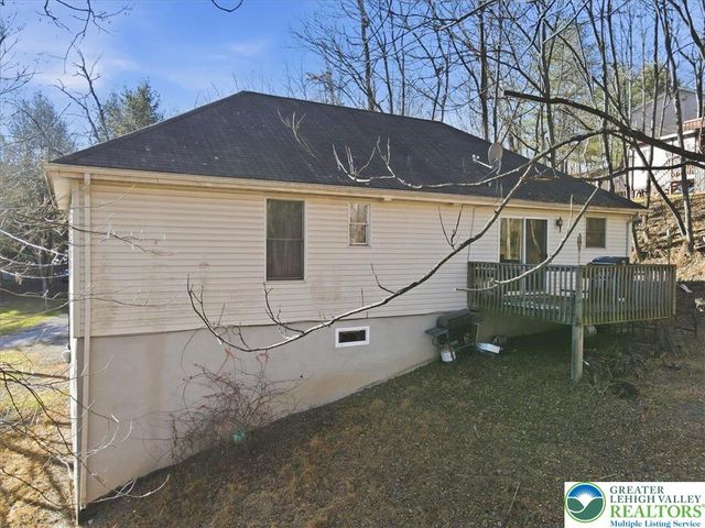 102 Longshore Circle, Smithfield Twp, PA 18302