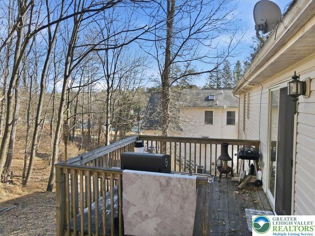 102 Longshore Circle, Smithfield Twp, PA 18302