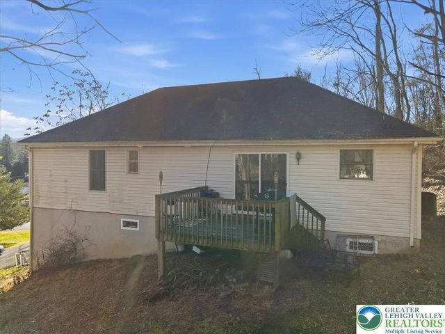 102 Longshore Circle, Smithfield Twp, PA 18302