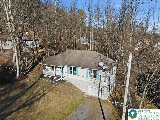 102 Longshore Circle, Smithfield Twp, PA 18302