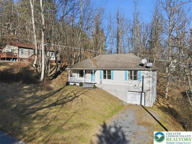 102 Longshore Circle, Smithfield Twp, PA 18302