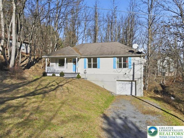 102 Longshore Circle, Smithfield Twp, PA 18302