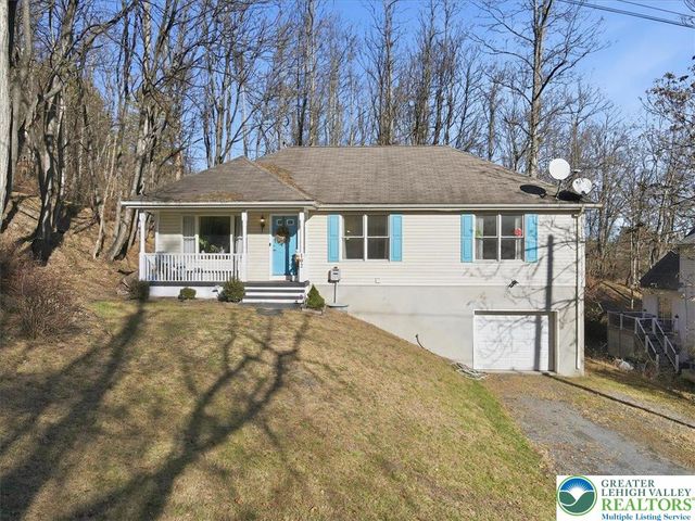 102 Longshore Circle, Smithfield Twp, PA 18302