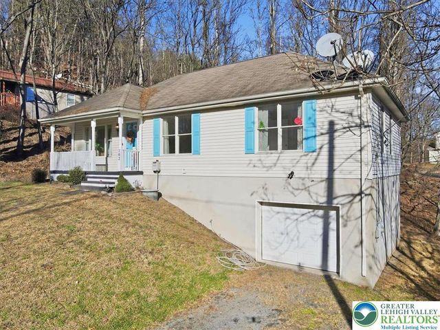 102 Longshore Circle, Smithfield Twp, PA 18302