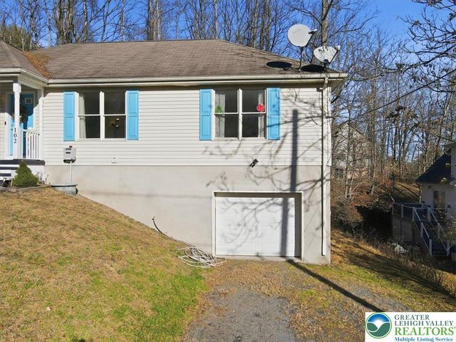 102 Longshore Circle, Smithfield Twp, PA 18302