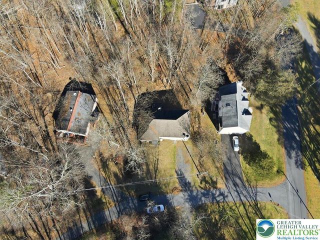 102 Longshore Circle, Smithfield Twp, PA 18302