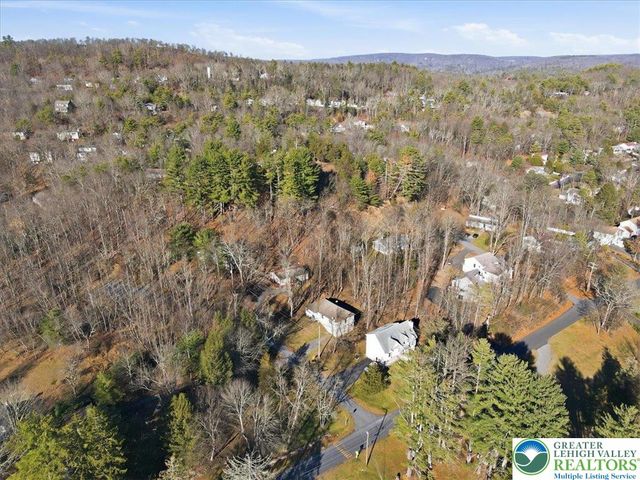 102 Longshore Circle, Smithfield Twp, PA 18302