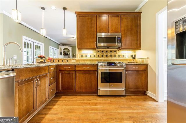 2242 Lenox Walk NE, Brookhaven, GA 30319