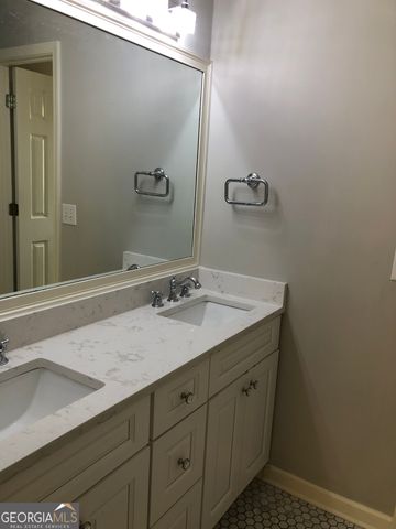 2242 Lenox Walk NE, Brookhaven, GA 30319