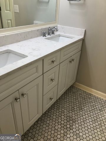 2242 Lenox Walk NE, Brookhaven, GA 30319