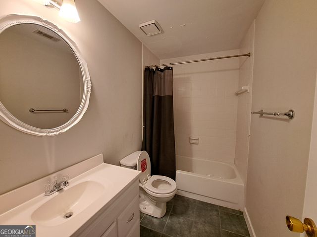 2242 Lenox Walk NE, Brookhaven, GA 30319