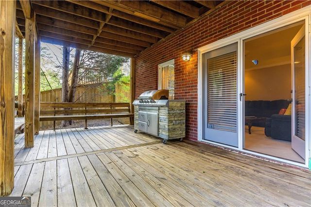 2242 Lenox Walk NE, Brookhaven, GA 30319