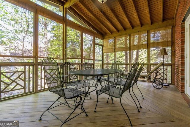 2242 Lenox Walk NE, Brookhaven, GA 30319