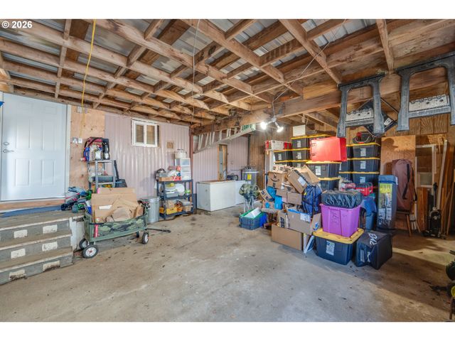 21 2ND St, Bay Center, WA 98527