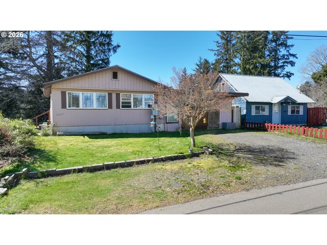 21 2ND St, Bay Center, WA 98527