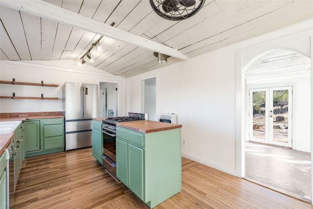28 Backroad, Cerrillos, NM 87010