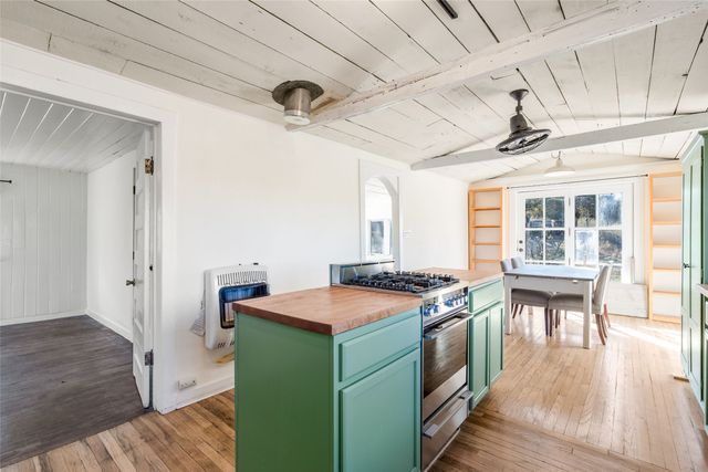 28 Backroad, Cerrillos, NM 87010