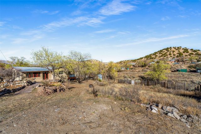28 Backroad, Cerrillos, NM 87010