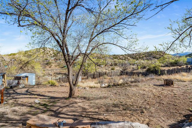 28 Backroad, Cerrillos, NM 87010