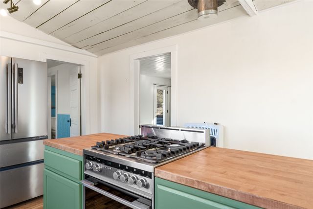 28 Backroad, Cerrillos, NM 87010
