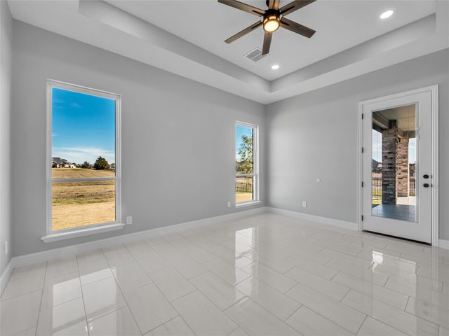 2900 Terrytown Drive, Ennis, TX 75119