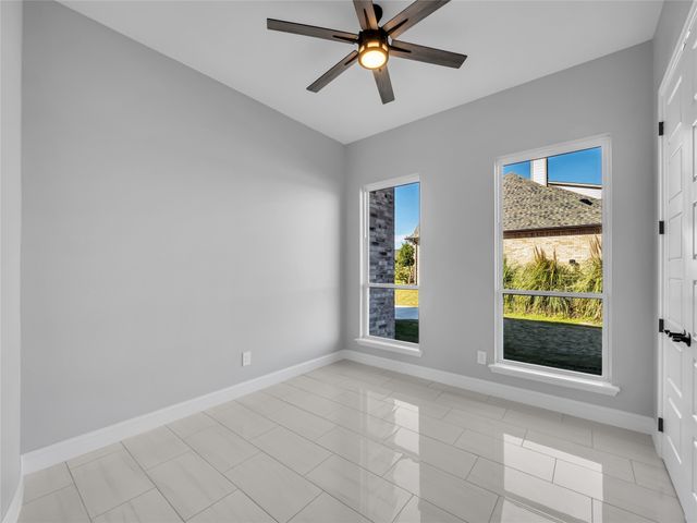 2900 Terrytown Drive, Ennis, TX 75119