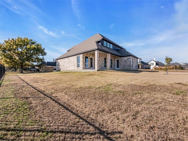 2900 Terrytown Drive, Ennis, TX 75119