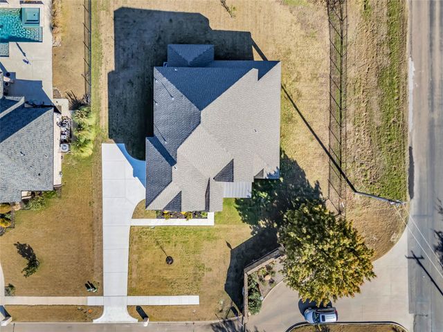 2900 Terrytown Drive, Ennis, TX 75119