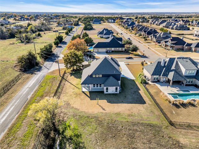 2900 Terrytown Drive, Ennis, TX 75119