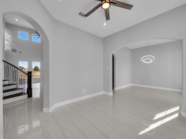 2900 Terrytown Drive, Ennis, TX 75119