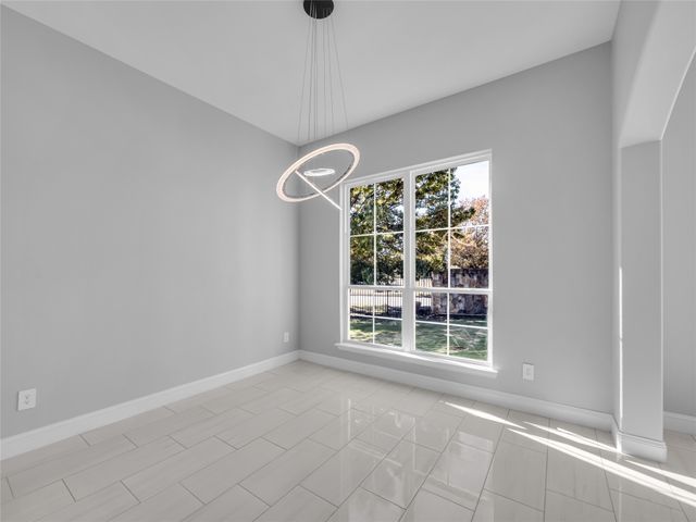 2900 Terrytown Drive, Ennis, TX 75119