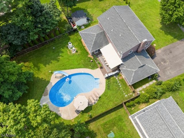 392 Monroe Ave, Wyckoff Twp., NJ 07481