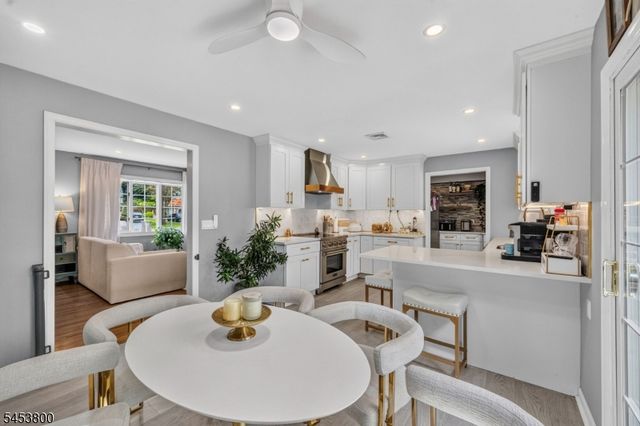 392 Monroe Ave, Wyckoff Twp., NJ 07481