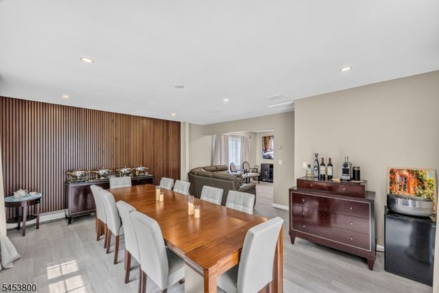 392 Monroe Ave, Wyckoff Twp., NJ 07481