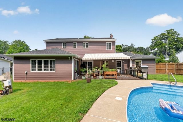 392 Monroe Ave, Wyckoff Twp., NJ 07481
