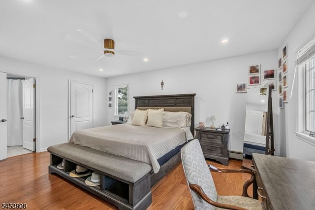 392 Monroe Ave, Wyckoff Twp., NJ 07481