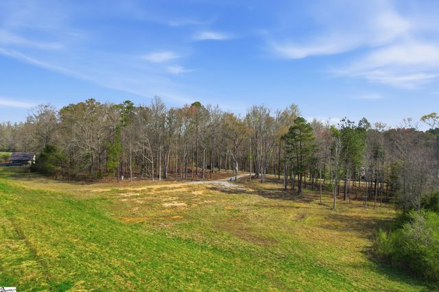 1274 Martins Lake Road, Gray Court, SC 29645