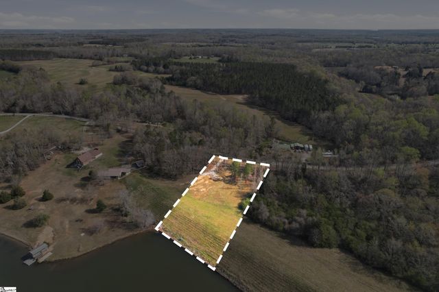 1274 Martins Lake Road, Gray Court, SC 29645