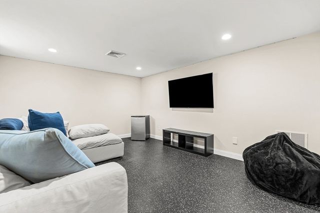15 York Road, Winchester, MA 01890