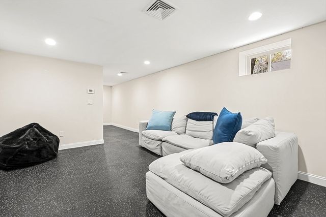 15 York Road, Winchester, MA 01890