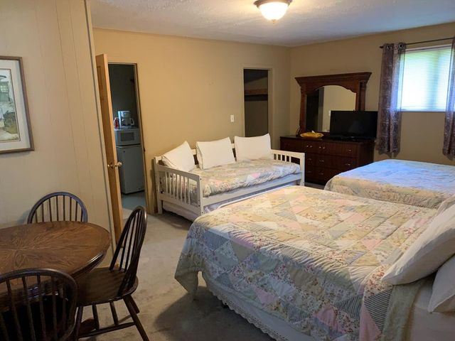 51 Laura Street, Robbinsville, NC 28771