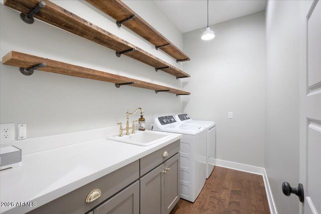 4311 E EARLL Drive, Phoenix, AZ 85018