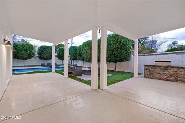 4311 E EARLL Drive, Phoenix, AZ 85018
