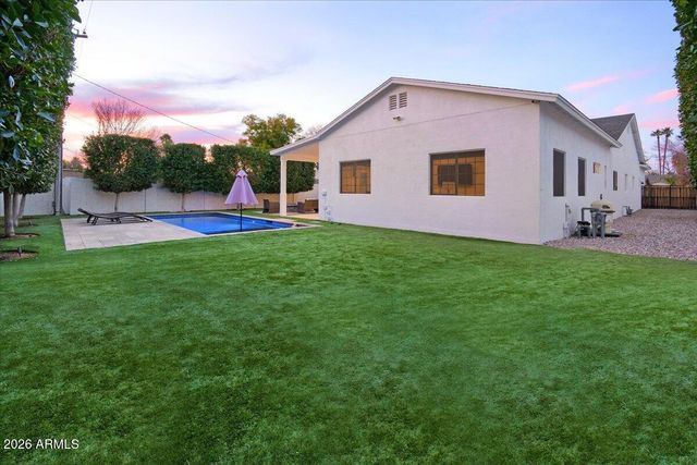 4311 E EARLL Drive, Phoenix, AZ 85018