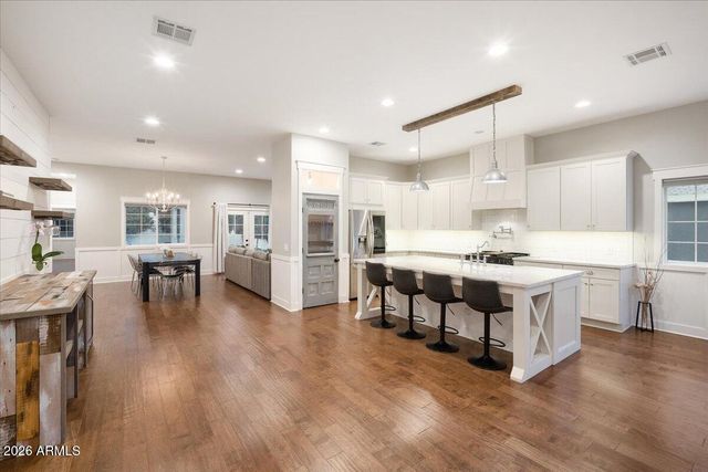 4311 E EARLL Drive, Phoenix, AZ 85018