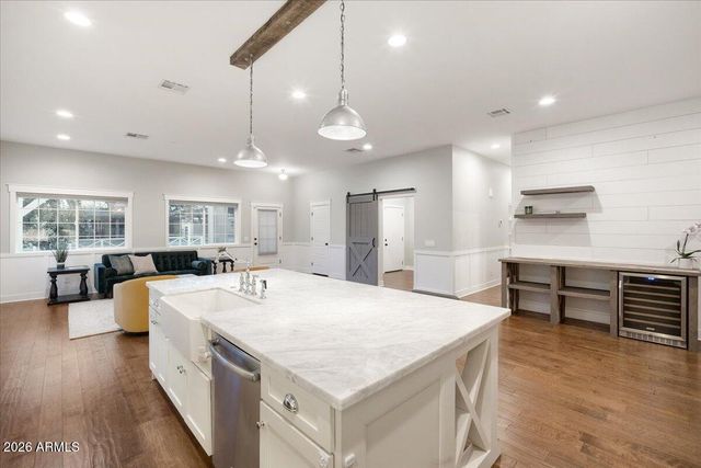 4311 E EARLL Drive, Phoenix, AZ 85018